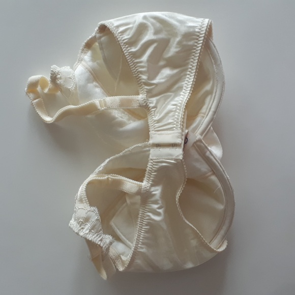 NWOT - Padded Bra - Picture 3 of 7